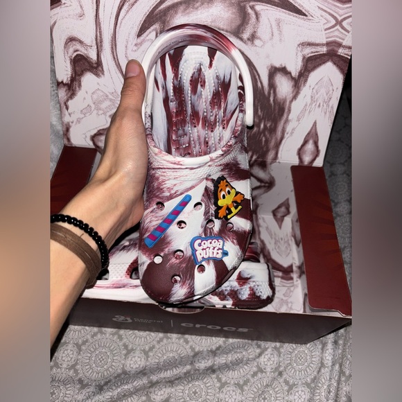 Cocoa Puffs Crocs - Picture 4 of 7